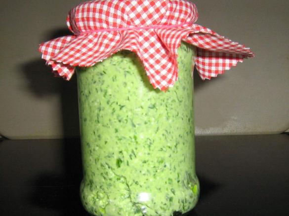 Bärlauch-Feta-Brotaufstrich