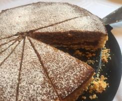 Nussiger Zimtkuchen mit Pflaumenfüllung