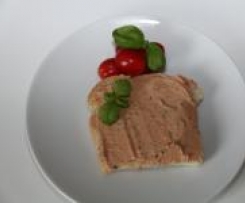 Variation von Tomaten-Basilikum-Frischkäse