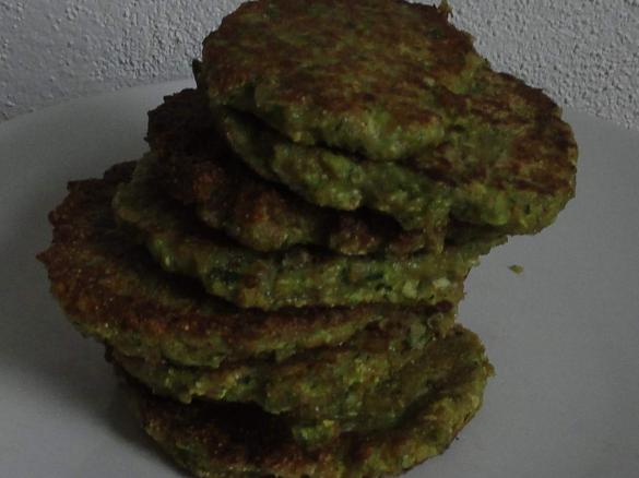 Zucchini Dinkel Pancakes, schnell gemacht