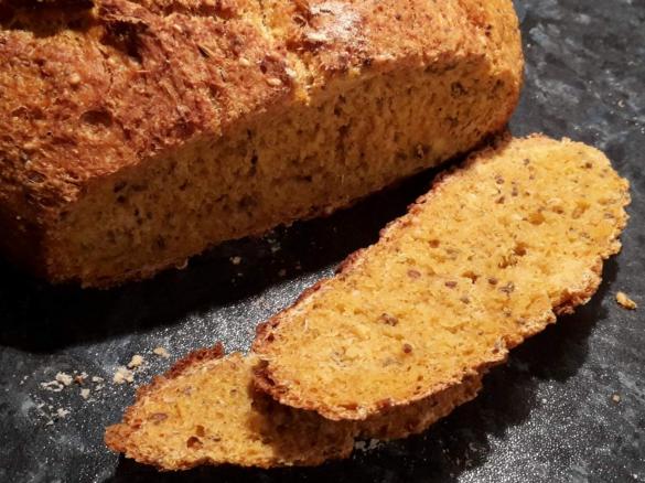 Saftiges Möhren Buttermilch Brot