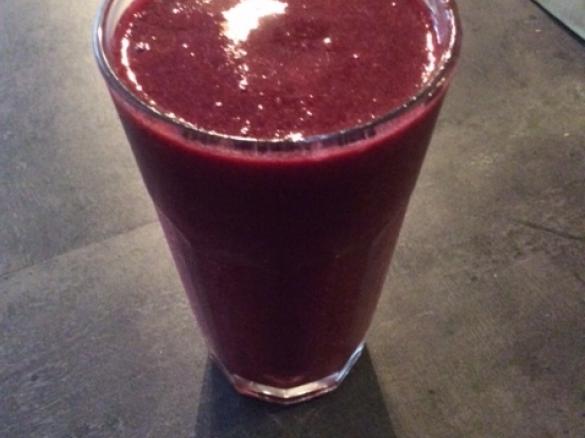 Roter Smoothie - schnell und einfach