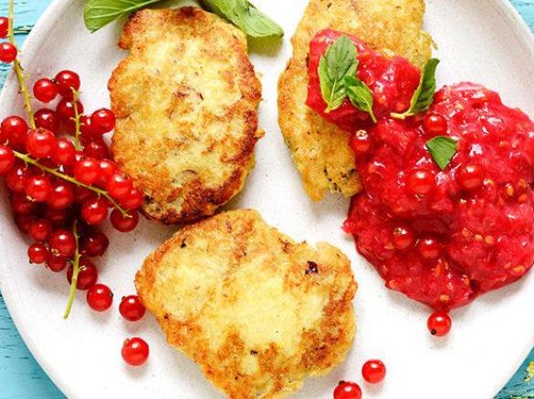 Kichererbsen-Pfannhuchen mit Beeren