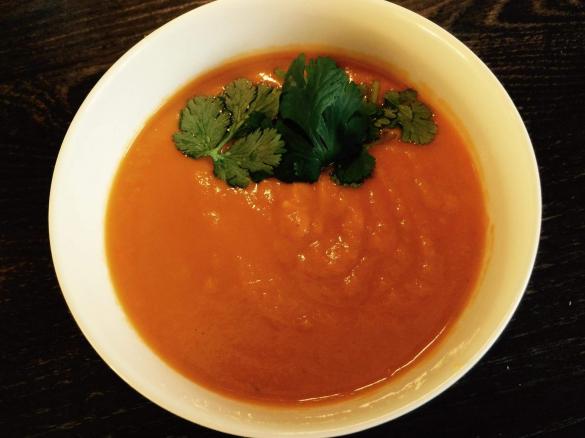 Süßkartoffelsuppe mit Erdnussbutter