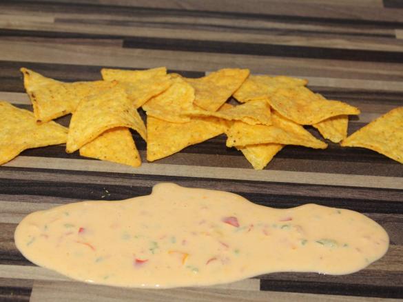 Chillie Cheese Dip für Tortillas/ Nachos