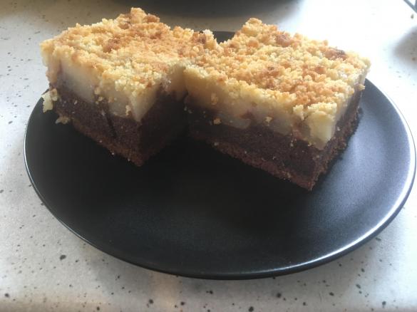 Schoko-Birnen-Blechkuchen mit Streusel