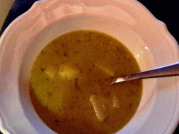 FRÜHLINGS-ERDÄPFEL-SUPPE MIT SPECK