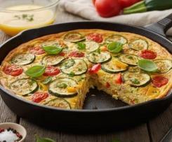 Zucchini-Frittata mit Tomaten und Paprika