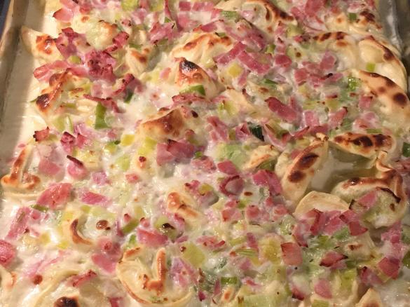 Gratinierte Tortellini mit Kochschinken