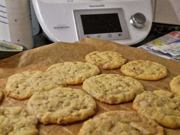 Weiße Schokoladen Paranuss Cookies - auch vegan