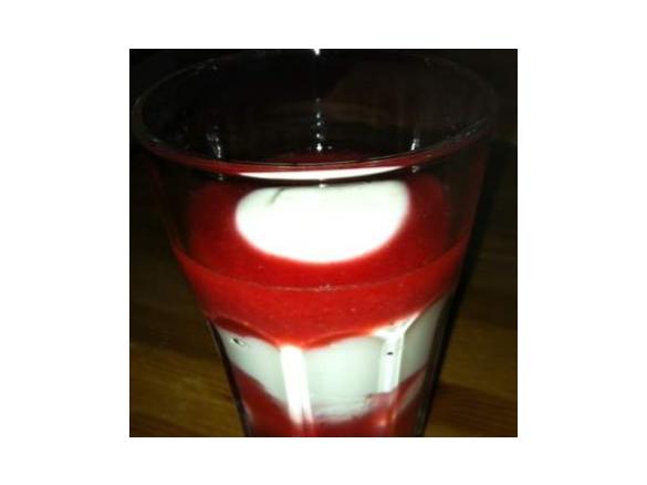 Variation Quarkspeise mit Erdbeeren