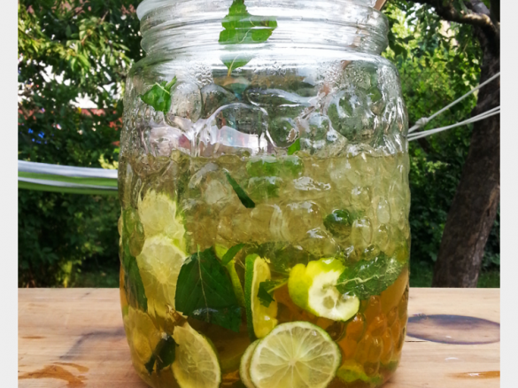 Aprikosen Caipirinha Bowle