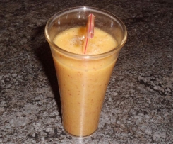 Variation von Orange-Bananen-Apfel Smoothie