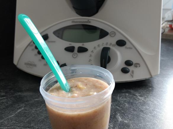 Pflaume-Banane-Pfirsich mit 7 Kornflocken,ab 8. Monat