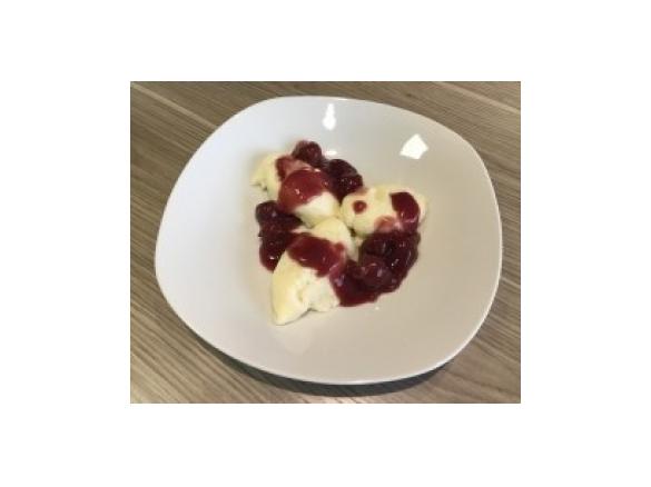 Quarknockerl mit Kirschsoße