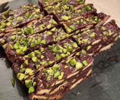 Kühlschrank-Schokokuchen mit Minze und Pistazien