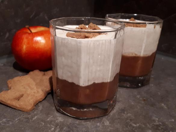 Zimtcreme mit Bratapfelkompott