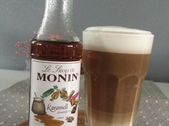 Latte Macchiato mit Karamell