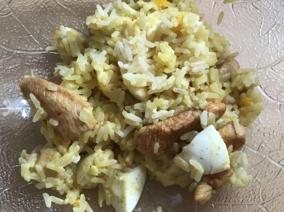 Hähnchen-Reis-Salat