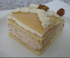 Nuss-Sahne Schnitten mit Marzipandecke