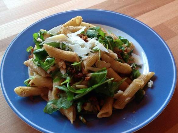 Farfalle-Tomaten-Rucola-Salat
