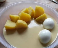 Kartoffeln und Eier mit Senfsoße