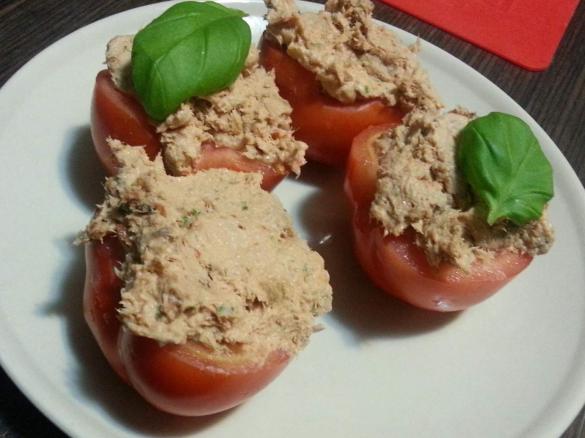 Variation von Thunfisch-Mousse auf Tomaten ( TM-Italia )