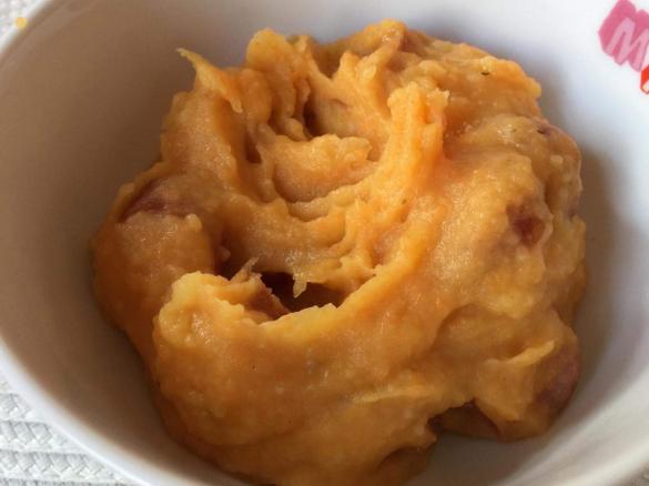 Möhrenuntereinander mit Mettwürstchen