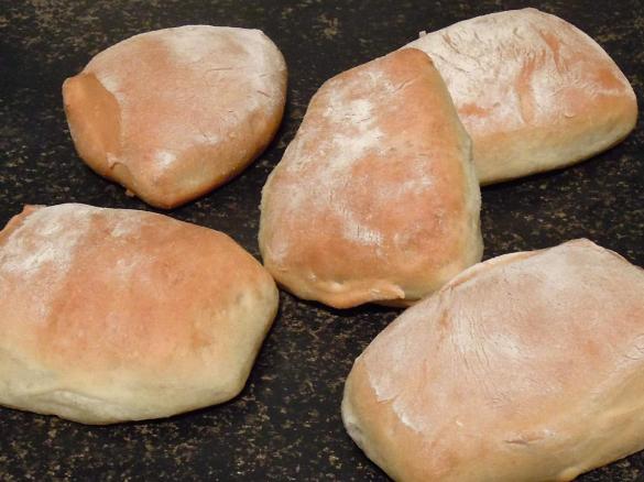 Ciabattabrötchen (aus dem rosa Backbuch)