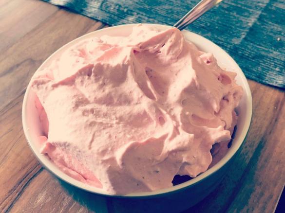 Erdbeer-Sahne-Eis