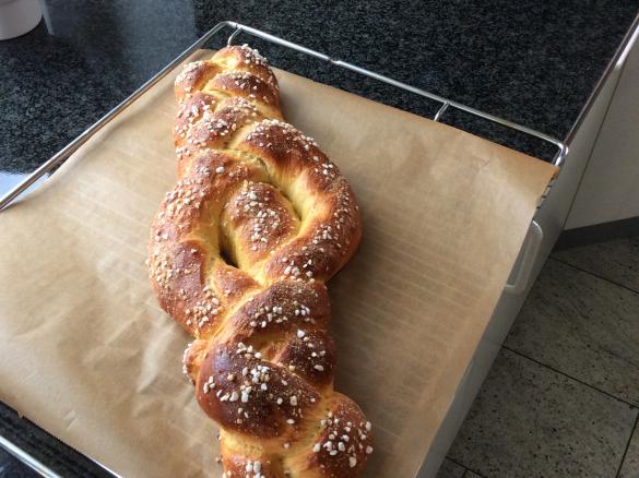 Allerseelengeige aus Hefeteig