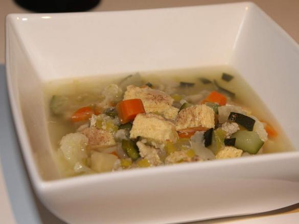 Wärmender Eintopf mit Eierstich