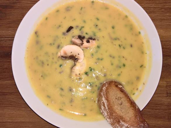 Rettich-Champignon Suppe