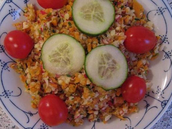 Radieschen-Möhren-Salat