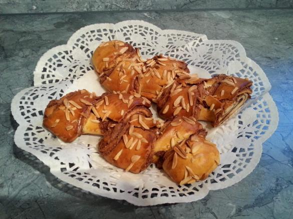 süße Partyähre mit Haselnuss-Nougat-Füllung