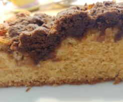 Saftiger Rührkuchen mit Äpfeln und Schokostreuseln