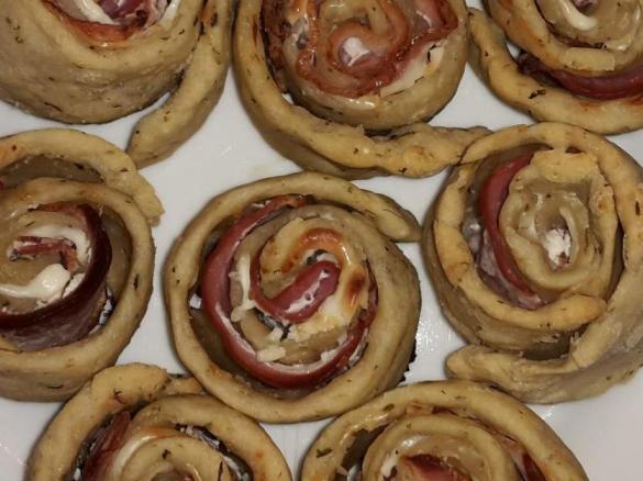 Glutenfreie Kräuter-Schinken-Schnecken