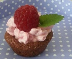 Schoko-Himbeertörtchen mit der Minimuffinform von Pampered Chef