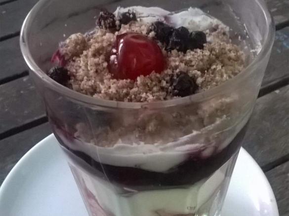 Blaubeer trifle