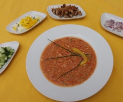 Gazpacho mit Mandeln und Knoblauch