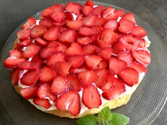 Erdbeerkuchen mit Zitronen-Buttermilch-Creme WW
