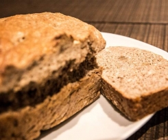 Bananen-Walnuss-Brot