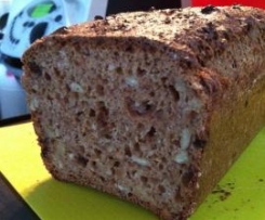 Studentenfutter-Vollkorn-Brot