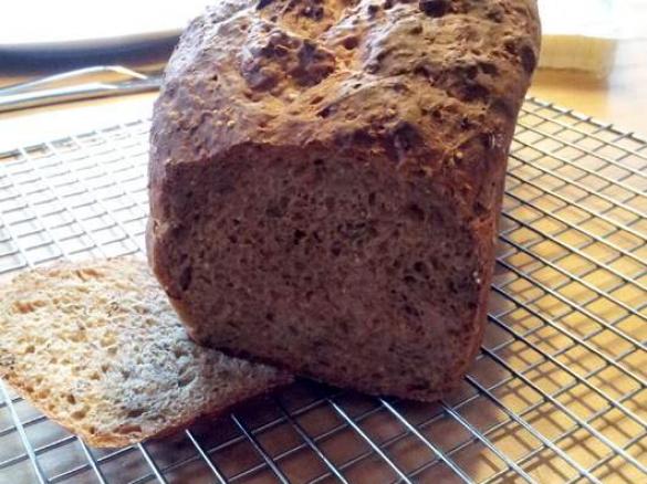 Malzbierbrot mit Äpfeln & Möhren