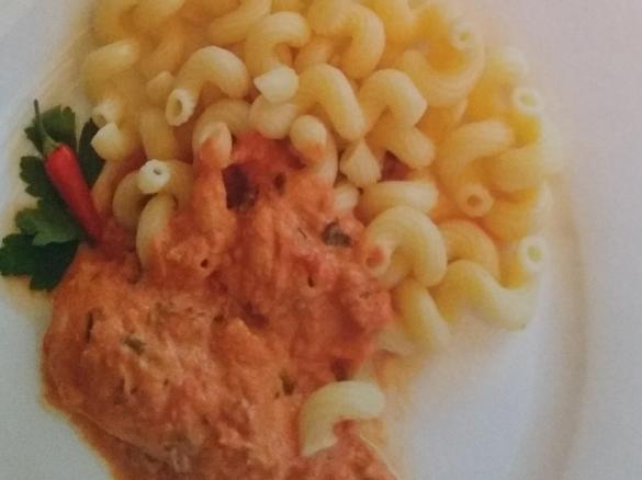 Scharfes Hühnchen in Salsasoße