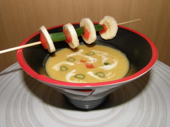 Fruchtige Kokos-Suppe, auch als Sauce geeignet (m. orig.)