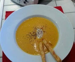 Möhren-Ingwer-Cremesuppe