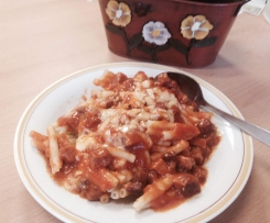 Nudeln mit Wurstsoße