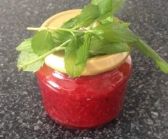 Johannisbeermarmelade mit Minze
