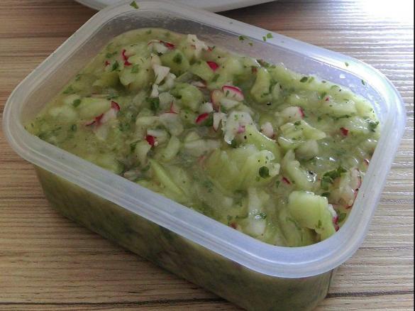 Gurken-Radieschen-Salat